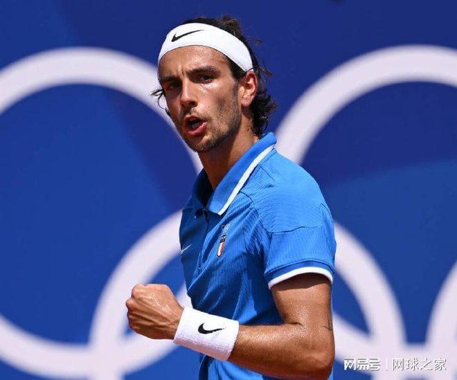 许多球迷甚 许多球迷甚