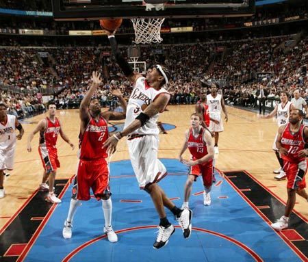 脚步灵活的 脚步灵活的